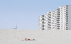 沃德·羅伯茨的超現實美國無名海灘照片