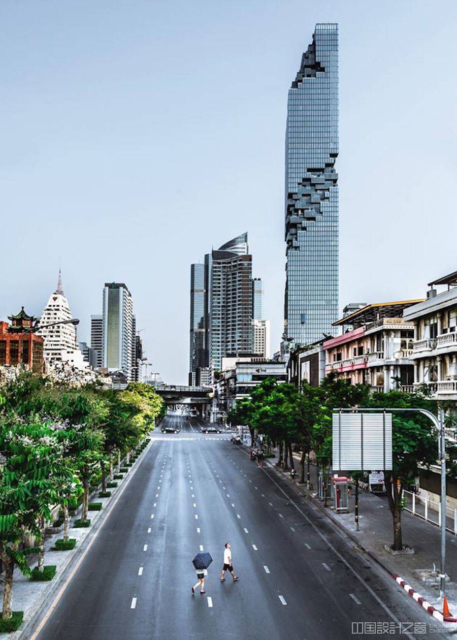曼谷令人惊叹的像素化镂空摩天大楼