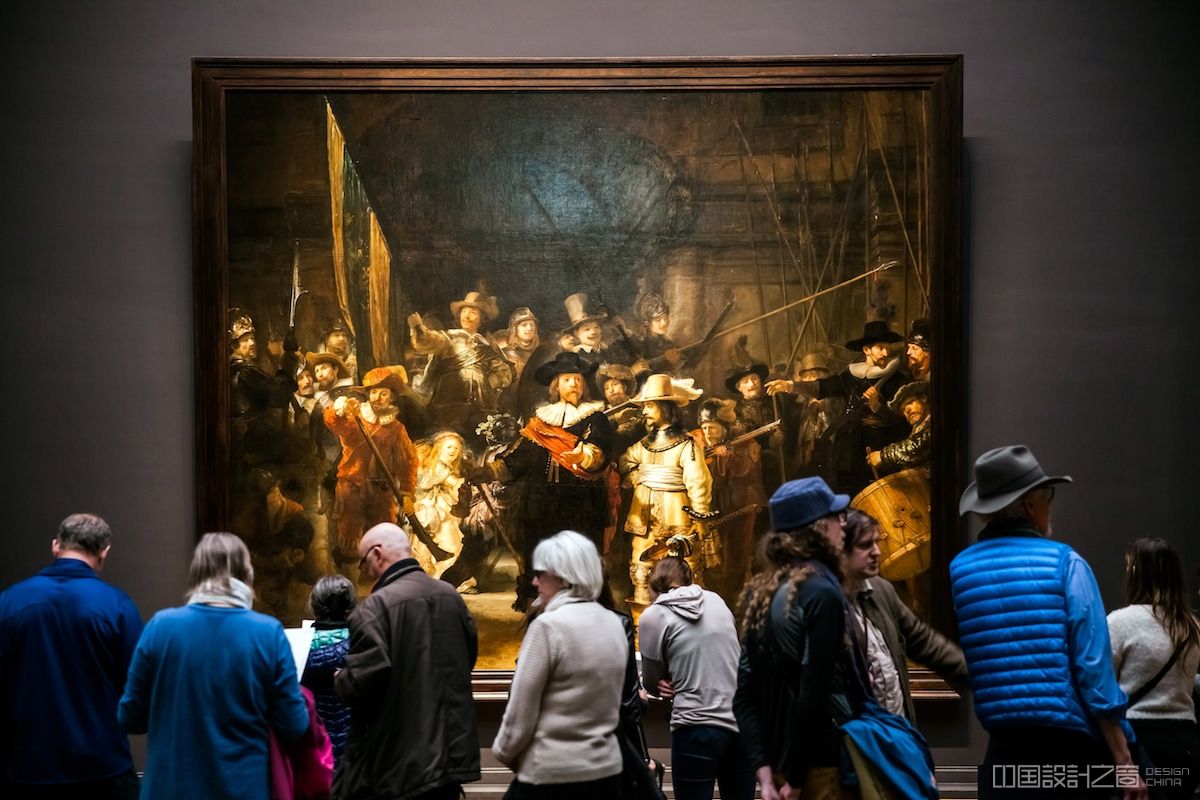 阿姆斯特丹国立博物馆美术馆的"夜巡"《夜巡》的标题实际上用词不当
