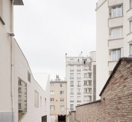 為凡爾賽新建的全白色溫室