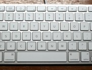 蘋果鍵盤——青蛙設計公司