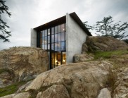 由Olson Kundig建筑事務所設計的石頭住宅