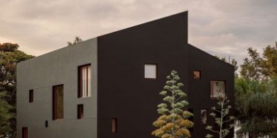 墨西哥哈拉帕的郊区房屋，外形像木炭一样
