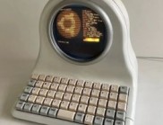 這臺時髦的復古未來派電腦實際上是一臺偽裝的筆記本電腦