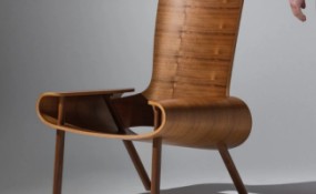 Skrolla是一款引人注目的休閑椅子，曲線設計，為你提供最佳的舒