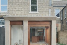 由EBBA设计的Cast住宅以褐色混凝土和拱形天花板为特色相关图片