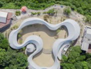 工作室SUO设计了日本国家公园的蜿蜒走道