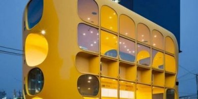 建筑师使用人工智能对黄色校车进行了有趣的构想