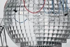 在威尼斯建筑双年展上，法国馆设想了迪斯科球内的微型世界相关图片