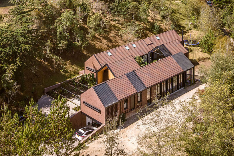 OT房屋是哥伦比亚自然和建筑的和谐融合