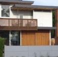 该房屋采用混合钢木结构系统，材料预算友好