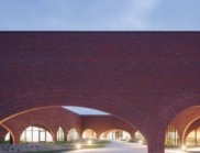 愛(ài)馬仕工坊 / Lina Ghotmeh Architecture