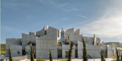 地拉那獸醫(yī)醫(yī)院 / Davide Macullo Architects