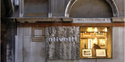 AD Classics: 奧利維蒂展廳 / Carlo Scarpa