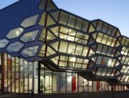 Warrnambool校園 / Lyons