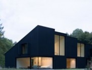 木質(zhì)立方體，湖邊木屋 / Appels Architekten