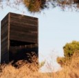 城市的‘黑色灯塔’ / Kieran Donnellan + 