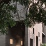 穿孔入口处的自然亲昵与光影律动