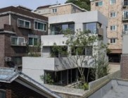 依山就勢(shì)的西向露臺(tái)：ITCH 住宅的光影與隱私平衡設(shè)計(jì)