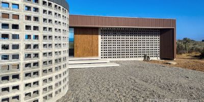 設(shè)計(jì)的在地性表達(dá)：科金博沙漠沿岸建筑的物質(zhì)與行為融合