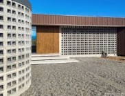 設(shè)計(jì)的在地性表達(dá)：科金博沙漠沿岸建筑的物質(zhì)與行為融合
