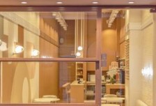 赤土與冷調(diào)的對(duì)話：兼具兩地美學(xué)的空間劃分設(shè)計(jì)相關(guān)圖片