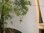 Cemetery Mukku Anganwadi 的溫和激進式設計