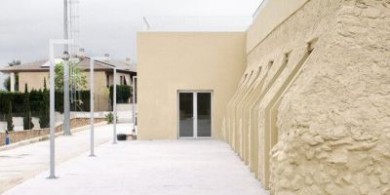 山地建校的工程設計：阿利坎特耶穌會室內學校的地形干預與供水系
