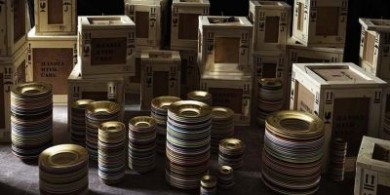 Stack 系列花瓶：以镂空盘堆叠诠释传统陶瓷的工艺设计